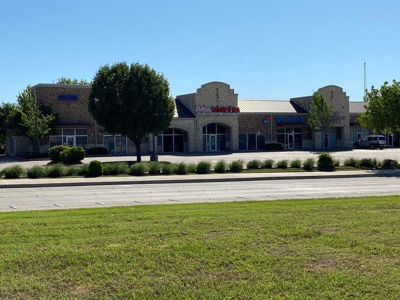 More Photos Of 717 N Holland Rd, Mansfield Freestanding For Lease