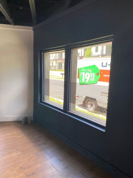 More Photos Of 210 Flat Shoals Ave SE, Atlanta Freestanding For Sale