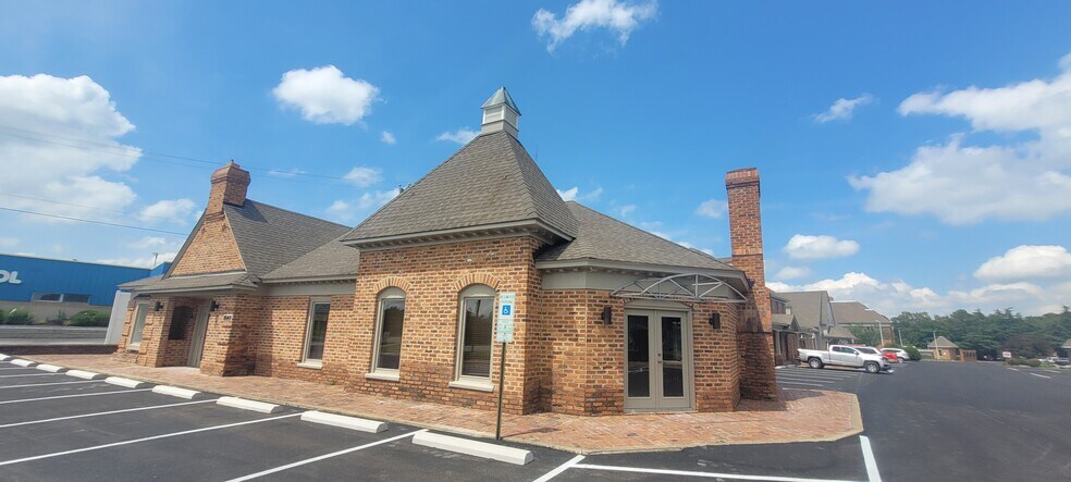 More Photos Of 9840 Midlothian Tpke, Richmond Unknown For Lease