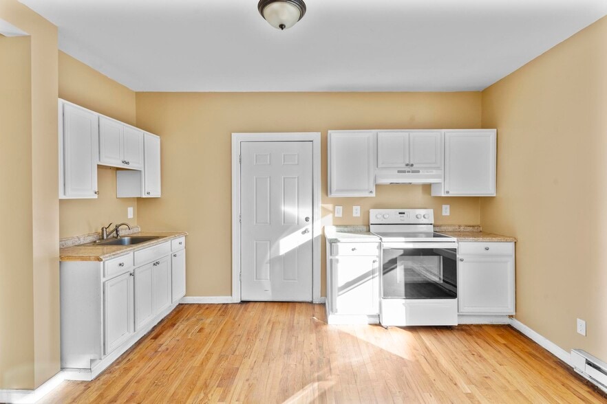 More Photos Of 701-703 S Main St, Waterbury Apartments For Sale