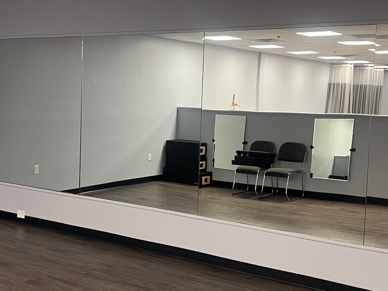 More Photos Of 82 Totowa Rd, Wayne Medical For Lease