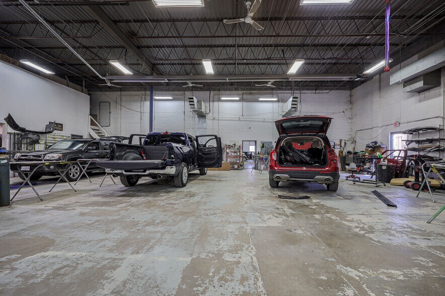 More Photos Of 2005-2007 W 103rd Ter, Leawood Service For Sale