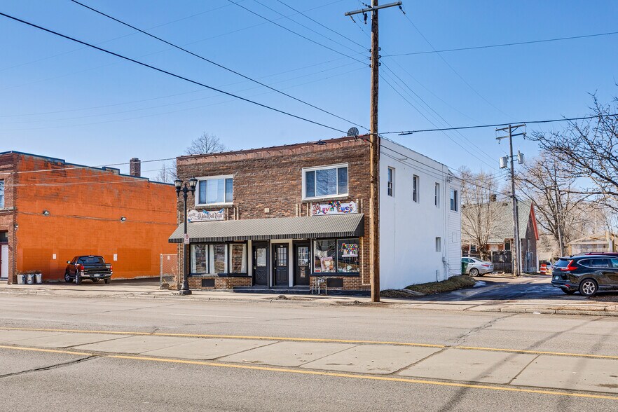 More Photos Of 609-611 N Dale St N, Saint Paul Storefront Retail Residential For Sale