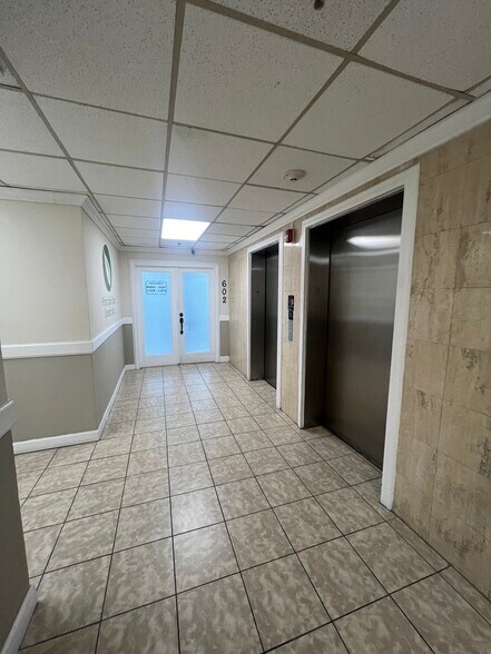 More Photos Of 4445 W 16th Ave, Hialeah Office Residential For Lease