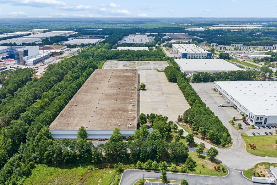 More Photos Of 125 Southside Ct, McDonough Distribution For Lease