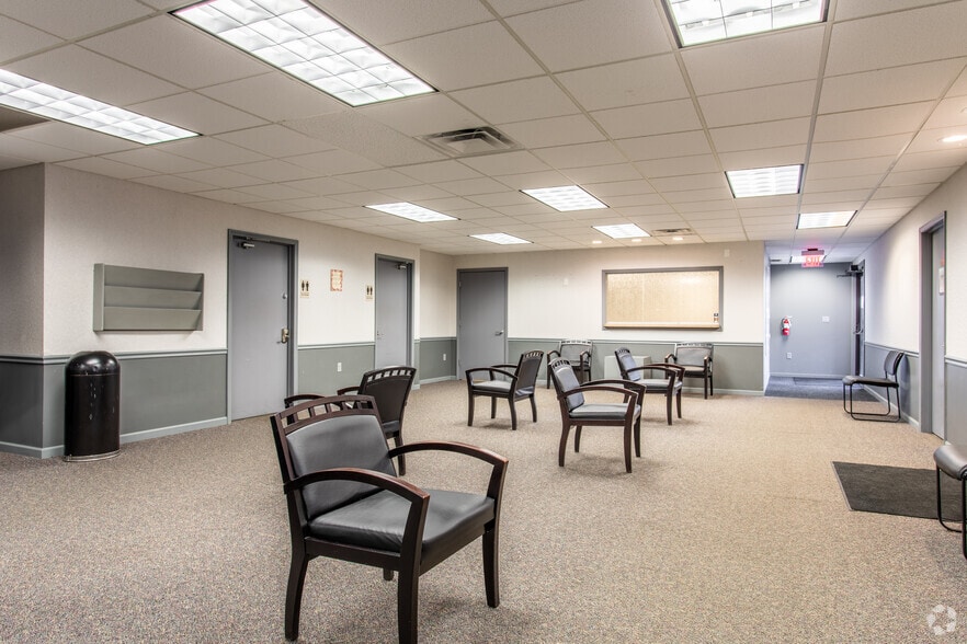 More Photos Of 8940 Kingsridge Dr, Centerville Medical For Sale