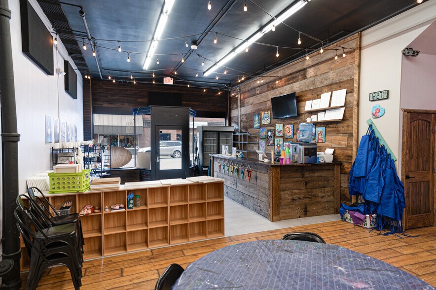 More Photos Of 152 Johnson Ave, Orofino Bar For Sale
