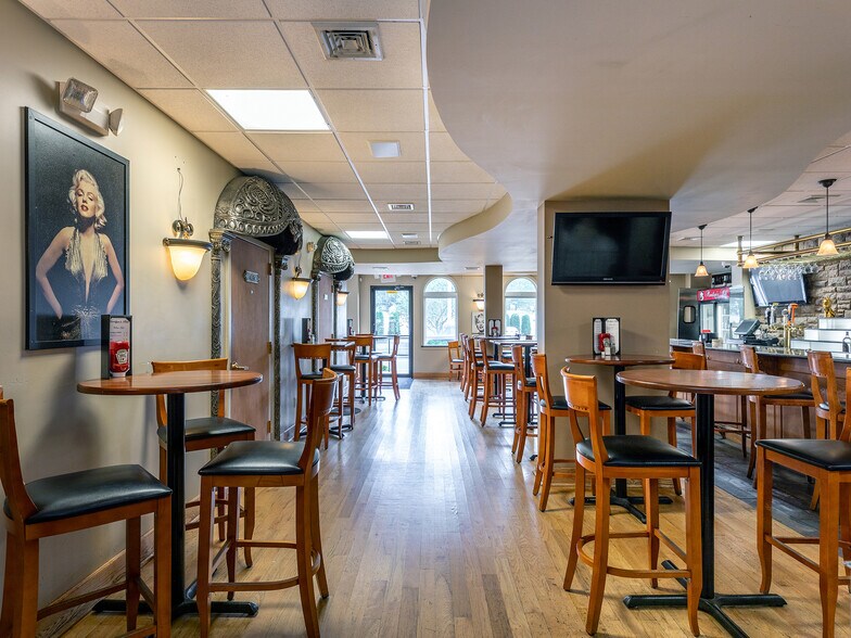 More Photos Of 388 Broad St, Bristol General Retail For Sale