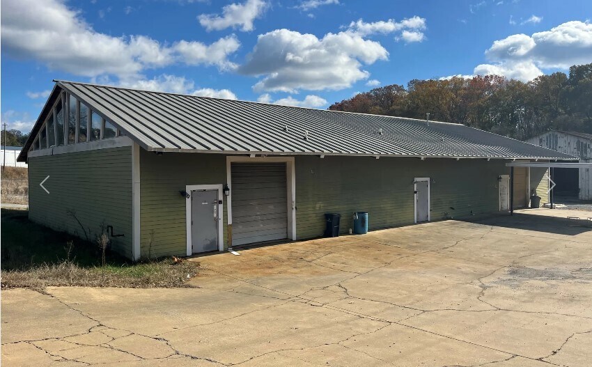 More Photos Of 330-332 N Erwin St, Cartersville Warehouse For Sale