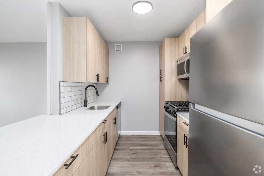 More Photos Of 770 James St, Syracuse Apartments For Sale