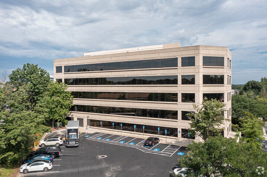 More Photos Of 3701 Pender Dr, Fairfax Office For Lease