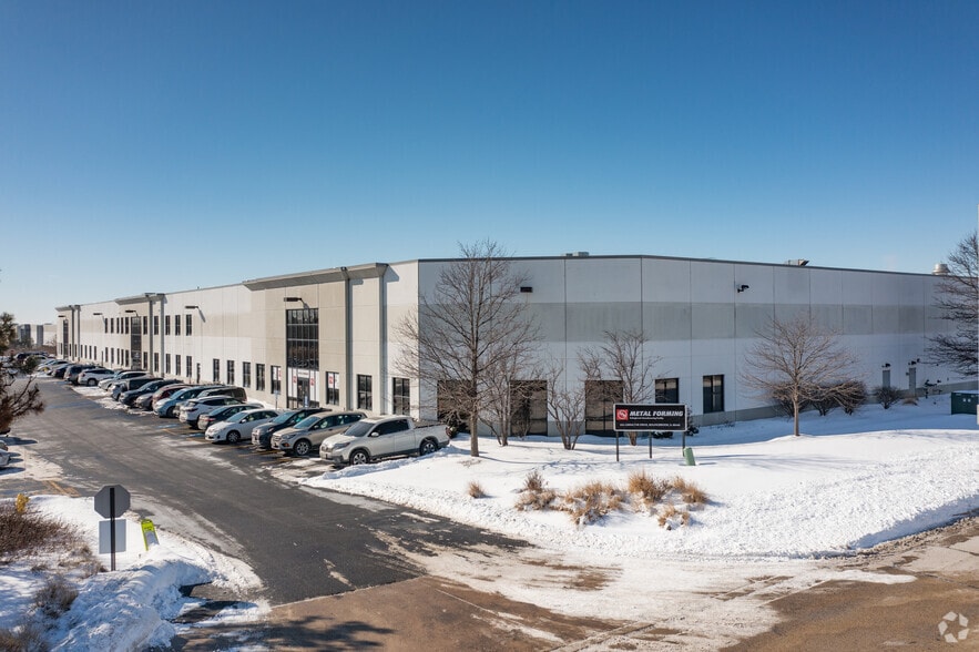 More Photos Of 455 Gibraltar Dr, Bolingbrook Warehouse For Lease