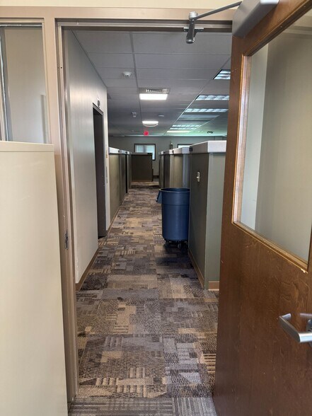 More Photos Of 2709 McGraw Dr, Bloomington Office Residential For Sale