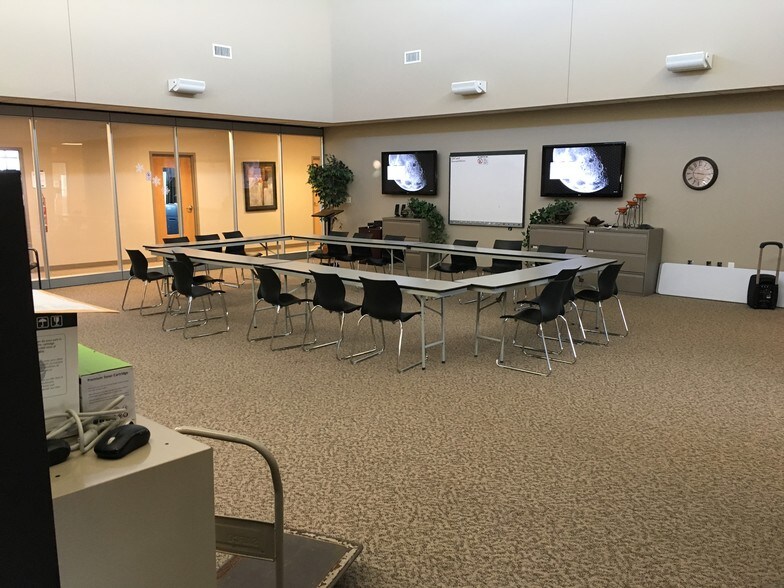 More Photos Of 4501 S 86th St, Lincoln Office For Lease