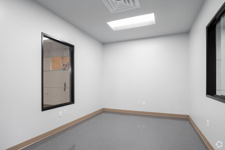 More Photos Of 3206 Industrial Ter, Austin Unknown For Lease