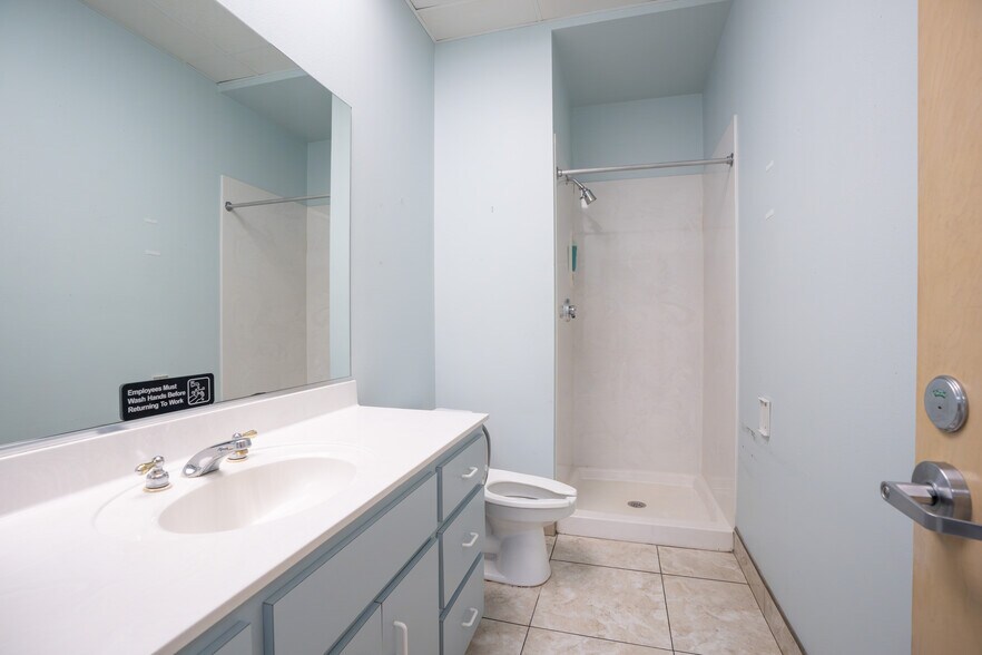 More Photos Of 3628 N Lecanto Hwy, Beverly Hills Veterinarian Kennel For Sale