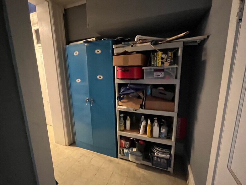 More Photos Of 926 Diamond Park, Meadville Office For Sale