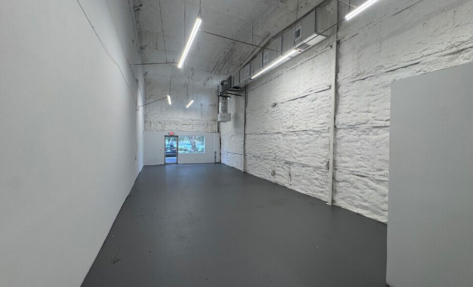 More Photos Of 1726-1738 SW Biltmore St, Port Saint Lucie Light Manufacturing For Lease