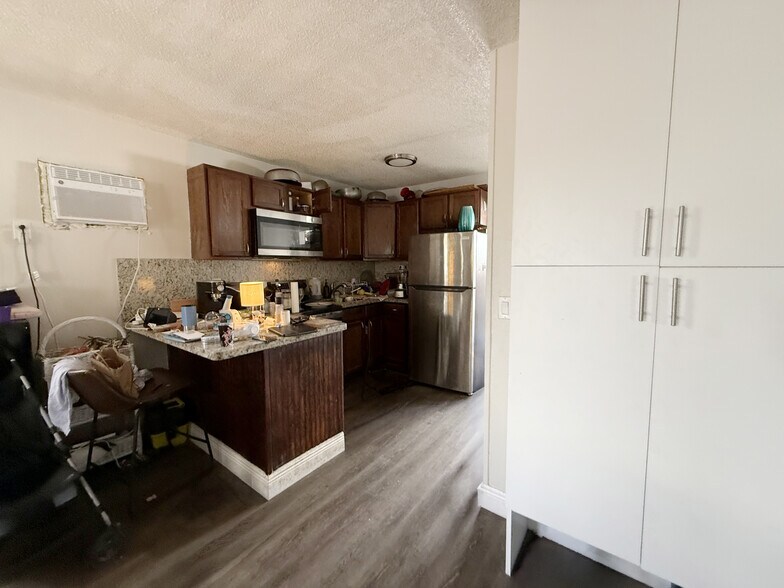More Photos Of 2331 Hayes St, Hollywood Apartments For Sale