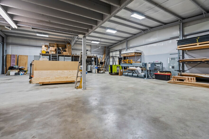 More Photos Of 4702 Eastern Ave, Kansas City Warehouse For Sale