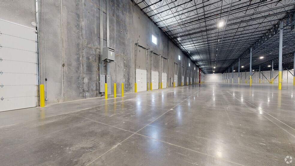 More Photos Of Gateway Blvd W, El Paso Unknown For Lease