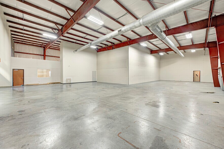 More Photos Of 1400 Commerce Pky, Franklin Warehouse For Lease