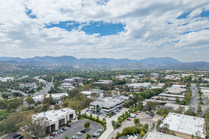 More Photos Of 5707 Corsa Ave, Westlake Village Loft Creative Space For Sale