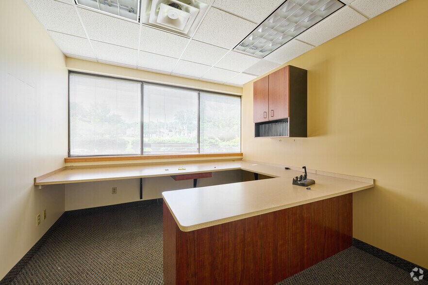 More Photos Of 1170 Pittsford-Victor Rd, Pittsford Office For Sale