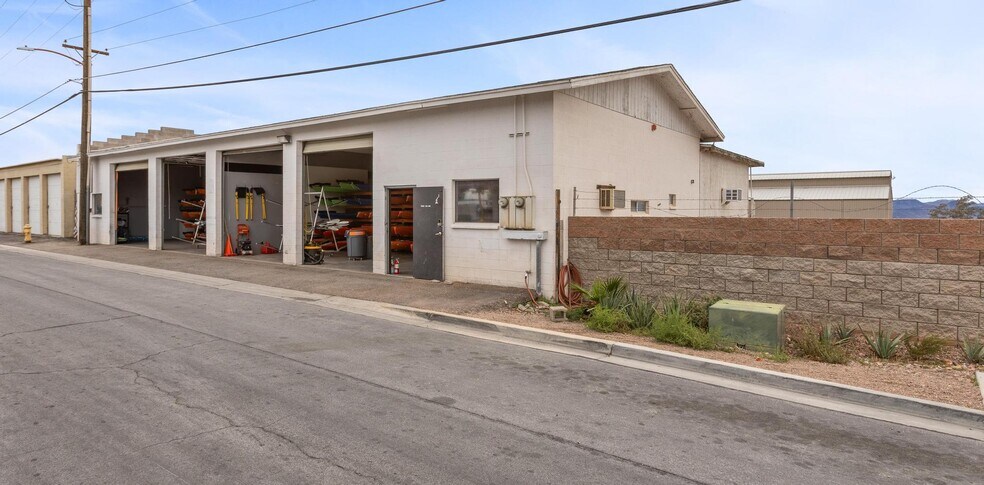 More Photos Of 1621 Foothill Dr, Boulder City General Retail For Sale