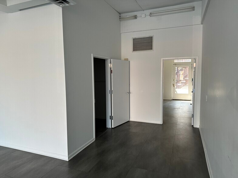 More Photos Of 6232-6238 N Broadway St, Chicago Storefront Retail Residential For Sale