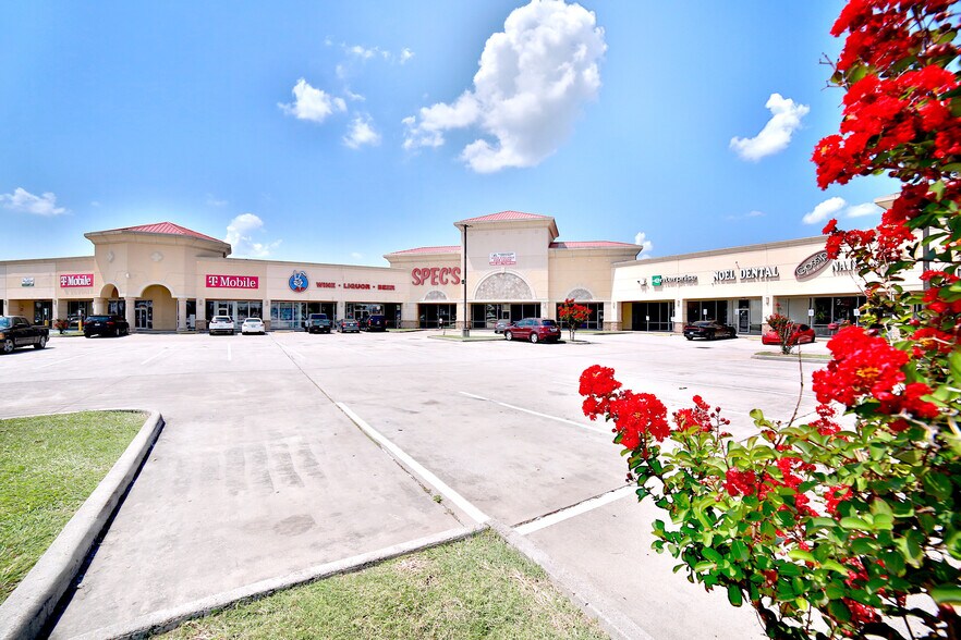 More Photos Of 11130 Gulf Fwy, Houston Unknown For Lease