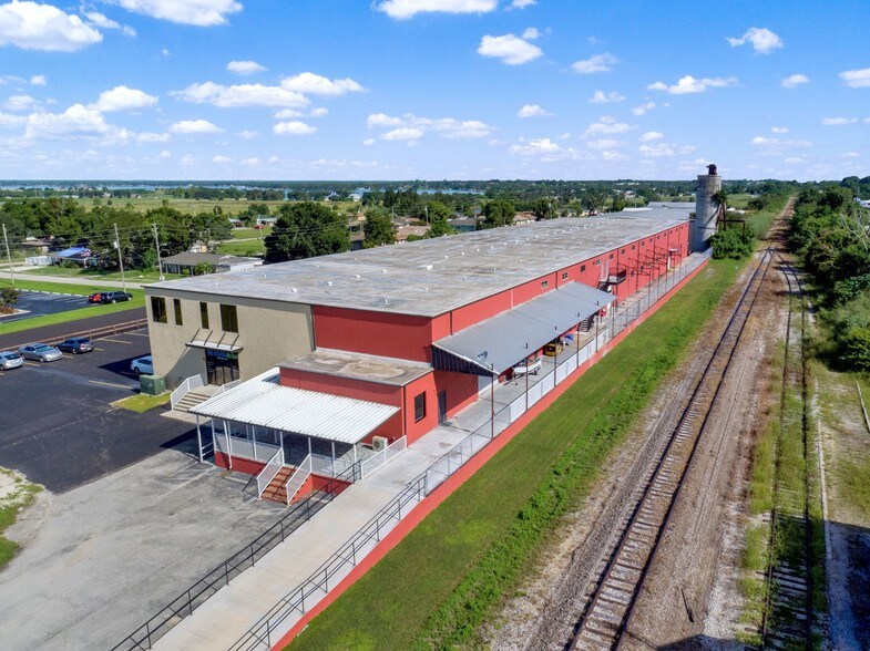 More Photos Of 110 W Interlake Blvd, Lake Placid Warehouse For Lease