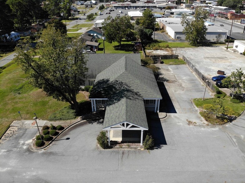 More Photos Of 354 E Washington Ave, Ashburn Healthcare For Sale