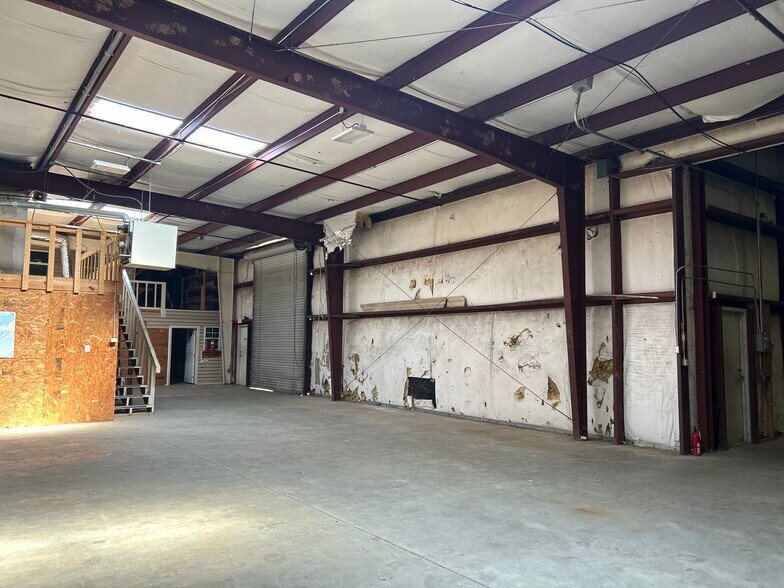 More Photos Of 9296 S Main St, Jonesboro Service For Sale