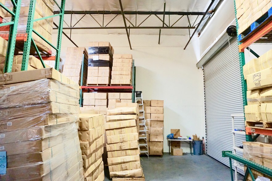 More Photos Of 16882 S Main St, Gardena Warehouse For Lease
