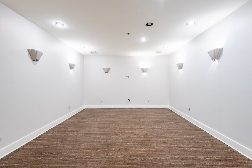 More Photos Of 2465 Air Park Rd, Charleston Warehouse For Lease