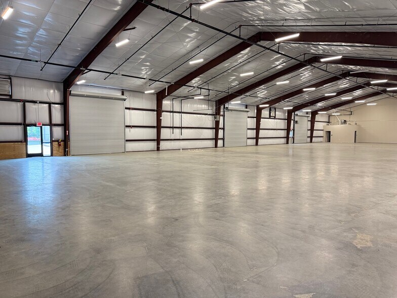 More Photos Of 3000 Wyndham Industrial Dr, Opelika Manufacturing For Lease