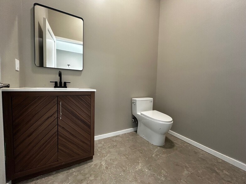 More Photos Of 1230 Bay St, Staten Island Storefront Retail Residential For Sale