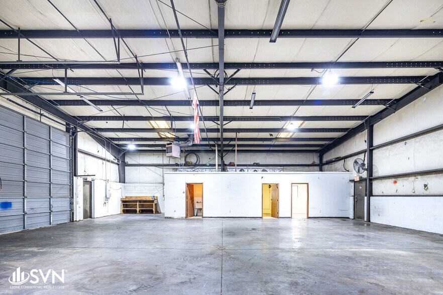 More Photos Of 136 Eisenhour Ct, Nicholasville Warehouse For Lease