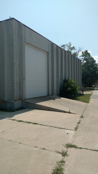 More Photos Of 2715 N 15th St, Sheboygan Showroom For Sale