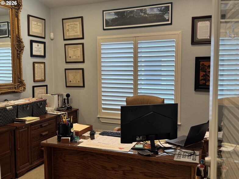 More Photos Of 937 Chetco Ave, Brookings Office Residential For Sale