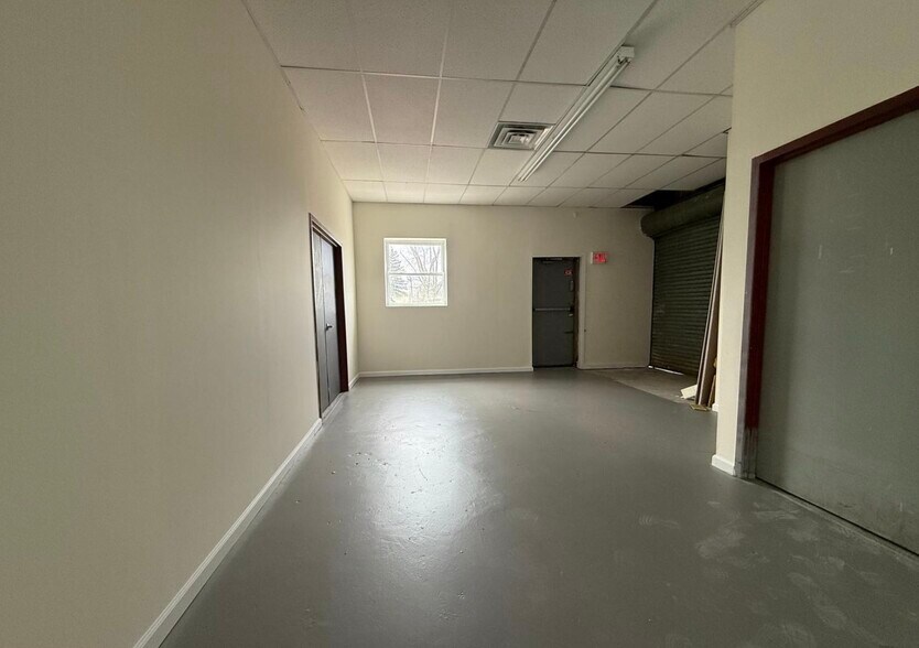 More Photos Of 703 Black Horse Pike, Glendora Storefront Retail Office For Sale