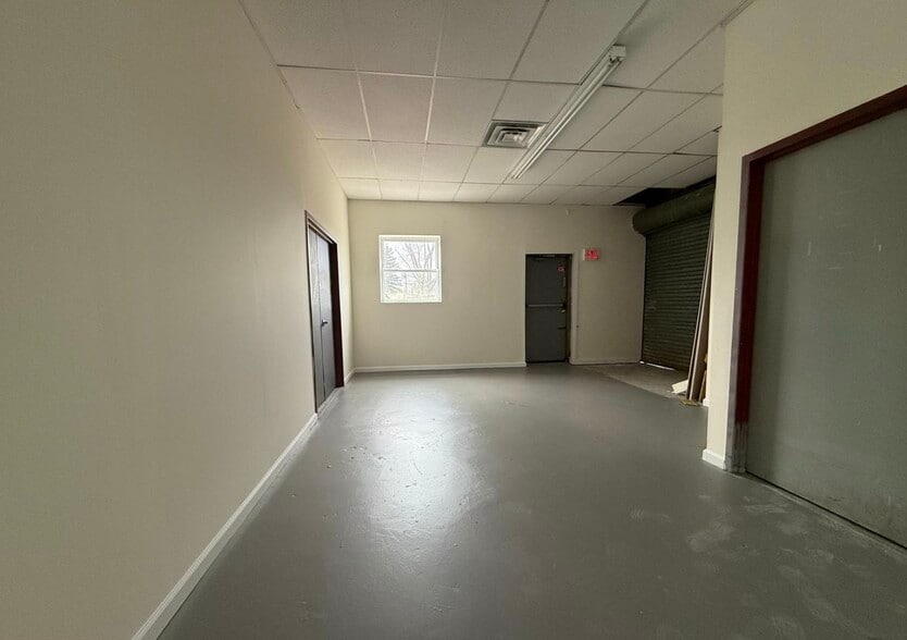 More Photos Of 703 Black Horse Pike, Glendora Storefront Retail Office For Sale