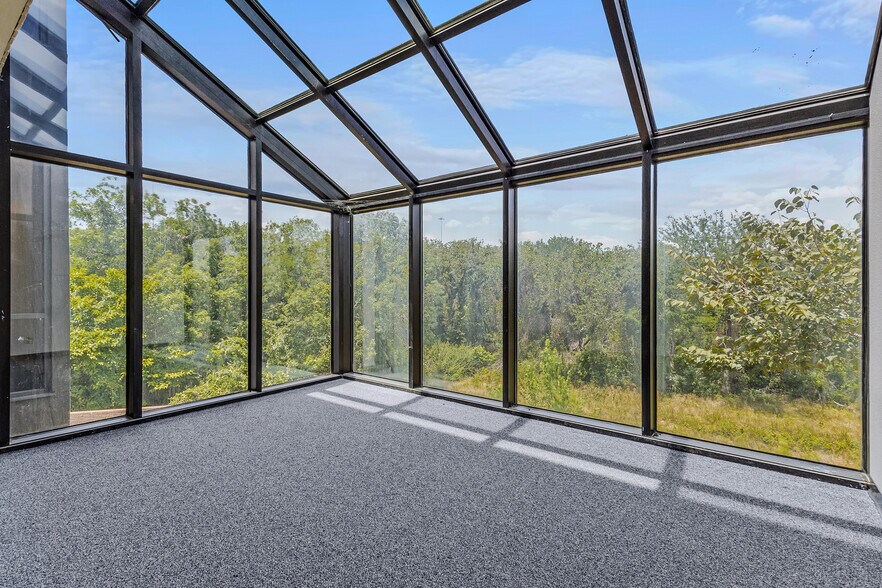 More Photos Of 6900 Anderson Blvd, Fort Worth Office For Lease