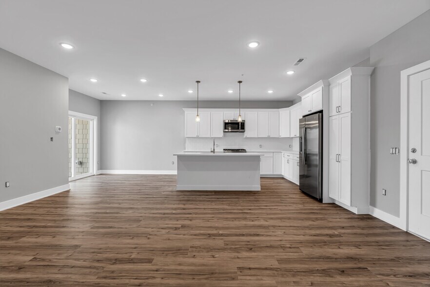 More Photos Of 33 Union Ave, Manasquan Apartments For Sale