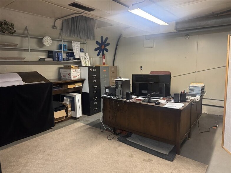 More Photos Of 51 S Rubey St, Macon General Retail For Sale