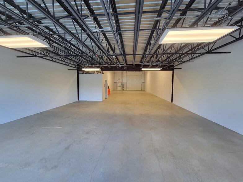 More Photos Of 11982 Wilton Meadows Ct, Manassas Warehouse For Lease