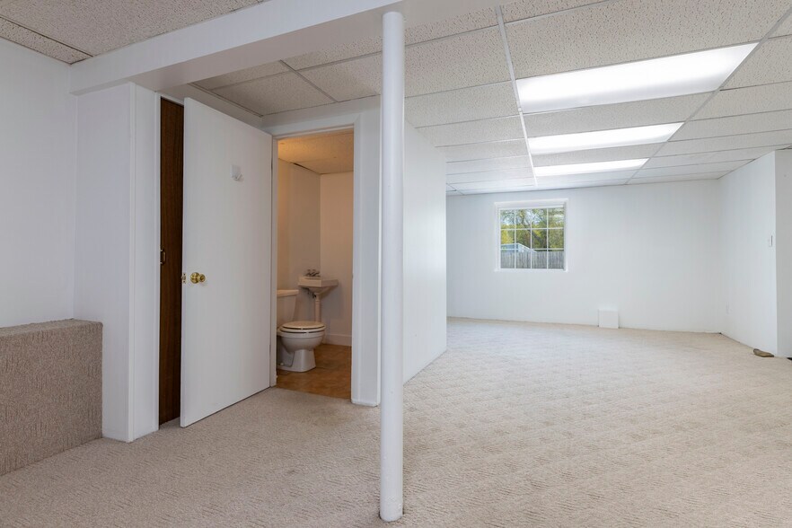 More Photos Of 120 Point Judith Rd, Narragansett Unknown For Lease