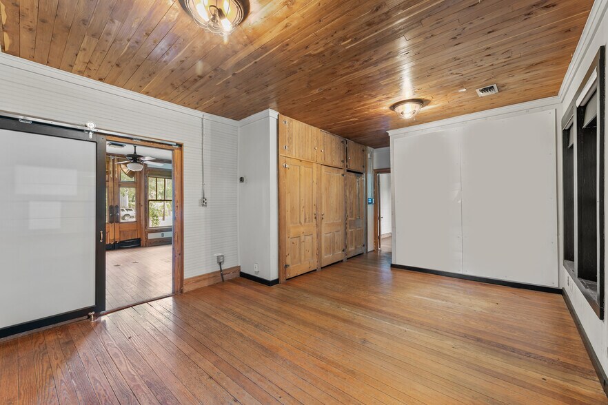 More Photos Of 638 Tillery St, Austin Office For Sale