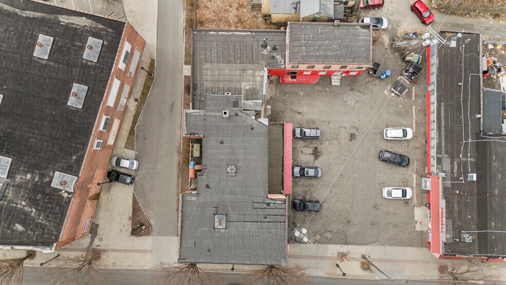 More Photos Of 33 Willow St, Waterbury Apartments For Sale
